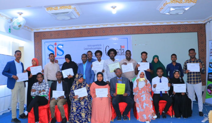 Amid growing risks, Somali journalists receive safety training funded by Canada