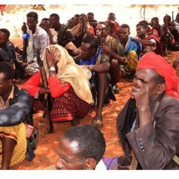 SOMALIA: Men in sarongs taking on al-Shabab militants