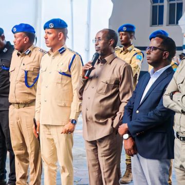 359814249_733640428802566_6145035951424427992_n Madaale & Taliyaha Ciidanka Booliska oo kulan la yeeshay ilaalada xarunta dowladda hoose ee Xamar