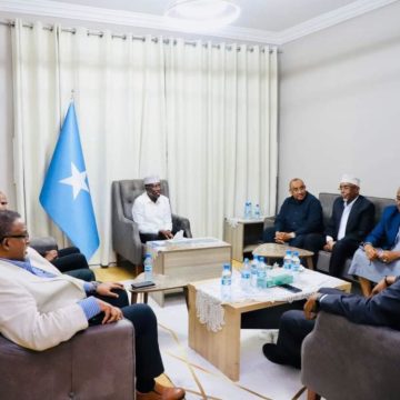 Shir - maanta WARKOOBAN : Muqdisho oo shir uu soo qaban qaabiyay Xasan Sheekh ka dhacaya