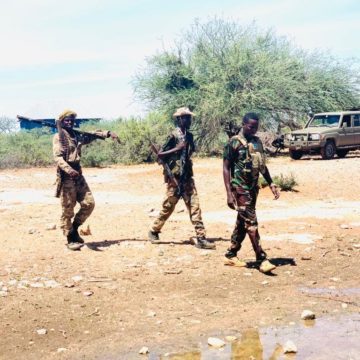 Ciidanka Dowladda degaano horleh kala wareegay Al-Shabaab