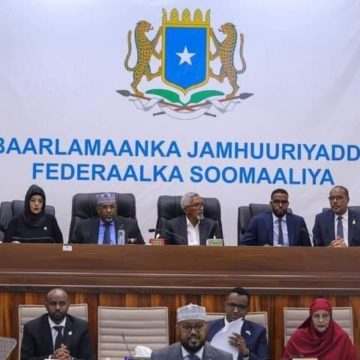 VILLA SOMALIA : Dooda wax ka bedelka Dastuurka & xilli xasaasi ah.