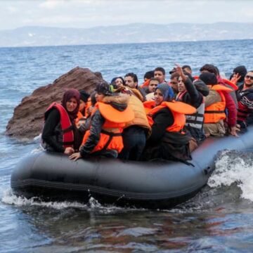 SPAIN : Markab badbaadiyay in ka badan 68 qof oo tahriibayaal ah.