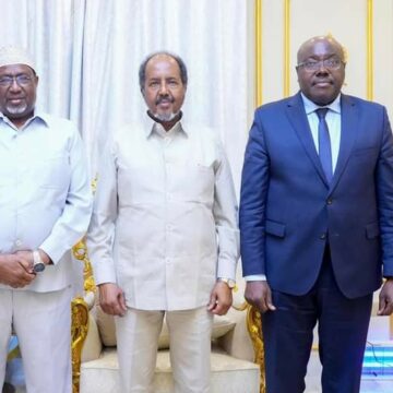 Madaxweyne Xasan Sheekh oo qaabilay Mas’uul Sare oo ku safar ku jooga Muqdisho