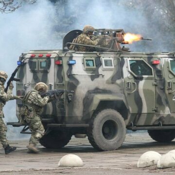 Madaxweynaha Ukraine oo wuxuushnimo ku tilmaamay weeraro uu Ruushka ka fuliyay Ukraine Isniintii.