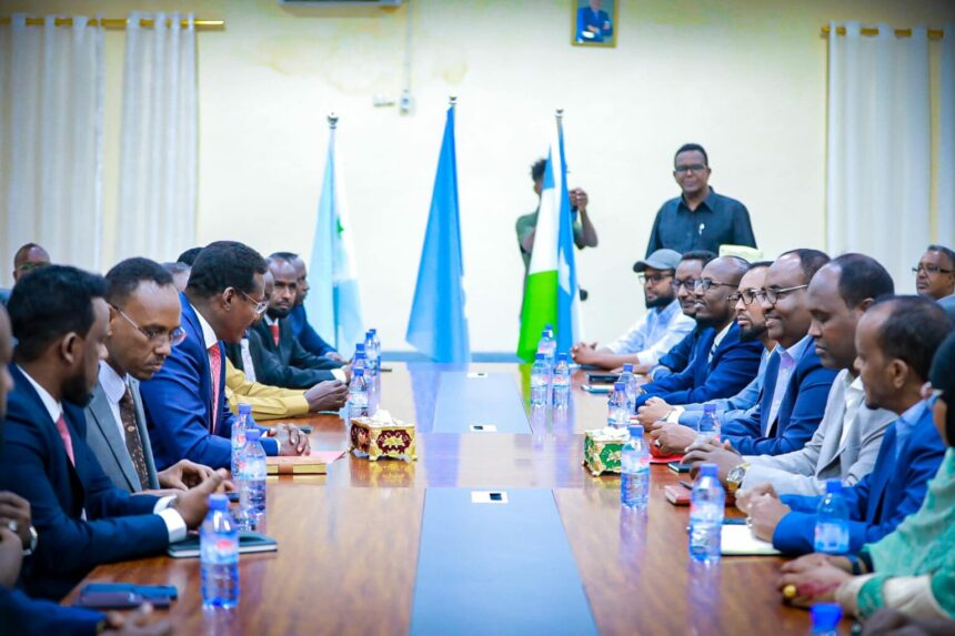 Madaxda Galmudug iyo Puntland oo xoojiyay iskaashiga dhinacyada amniga iyo horumarka.