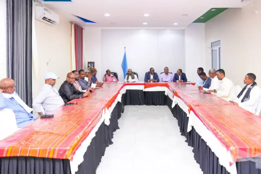 Taliyaha ciidanka boliiska oo kulamo laqaatay siyaasiyiin kasoo jeedo Puntland.