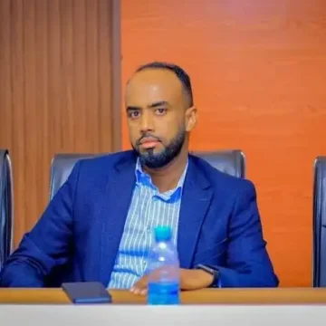 Muuse Jaamac Cige oo katirsanaa guddiga xuquuqal insaanka Somaliland oo is casilay.