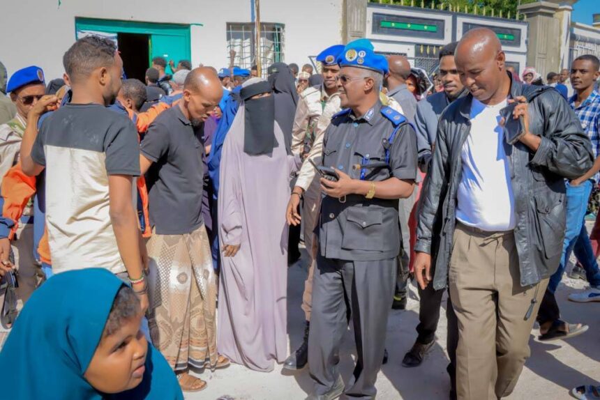 Amaanka Oo Aad Loo Adkeeyay Iyo Codbixiyeyaashii Ugu Tirada Badnaa Ee Somaliland Ka Soo Baxay Xili Ay Codkooda Siiyeen Musharaxiinta Madaxtinimada.