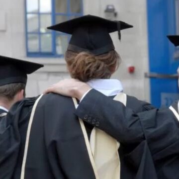 Mareykanka oo 6,000 oo arday ka joojiyay fiisooyinka