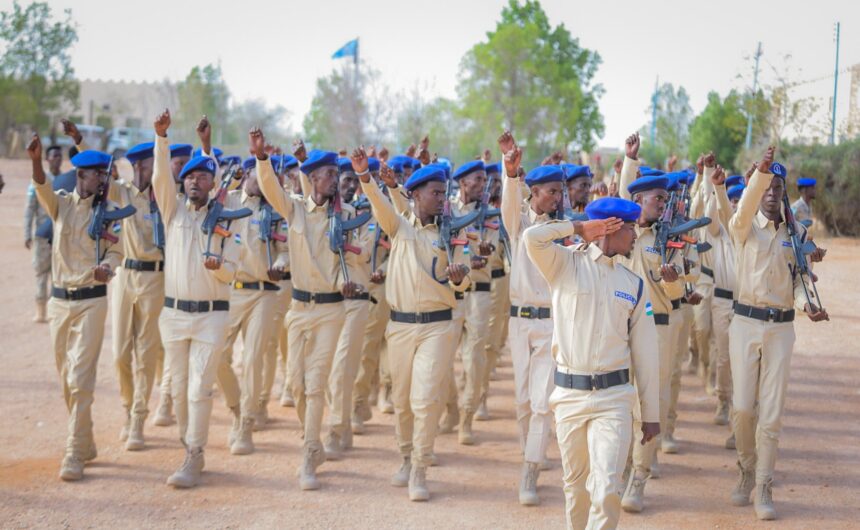 Siciid Deni oo tababar u soo xiray ciidamo cusub oo kamid noqonaya Booliska Puntland