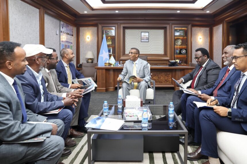 534799990_1121023336793478_4408321173816027666_n RW Xamsa oo durba bilaabay la xisaabtanka wasaaradaha xukuumadda Soomaaliya