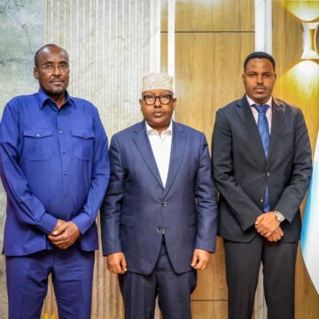 Wasiirka Gaashaandhigga ee XFS oo kulan xasaasi ah la yeeshay guddoomiyaha Gedo