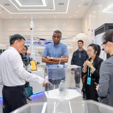 Ra’iisul Wasaare Xamsa oo booqday xarunta Warshadaha Tamarta iyo Kiimikada ee Ningdong, Ningxia