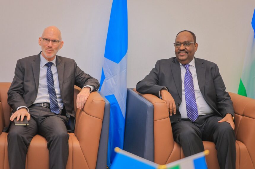 Siciid Deni oo James Swan kala hadlay xalinta khilaafka kala dhaxeeya dowladda Federaalka