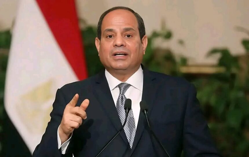 siisi Madaxweynaha Masar oo wajahaya cadaadis xooggan