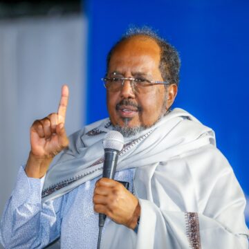 Madaxweyne Xasan Sheekh oo dhalliil kulul u jeediyay mucaaradka