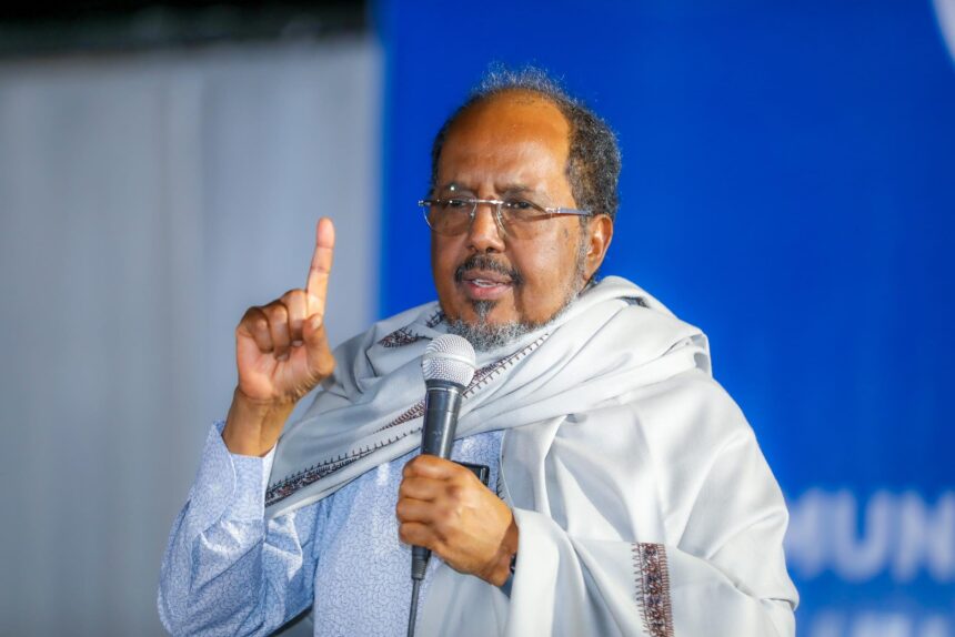 xassan Madaxweyne Xasan Sheekh oo dhalliil kulul u jeediyay mucaaradka