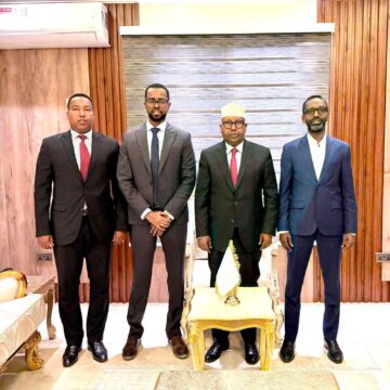 Muxuu ku saabsanaa kulanka dhex maray wasiir Fiqi iyo agaasimaha hay’adda CIVIC ?