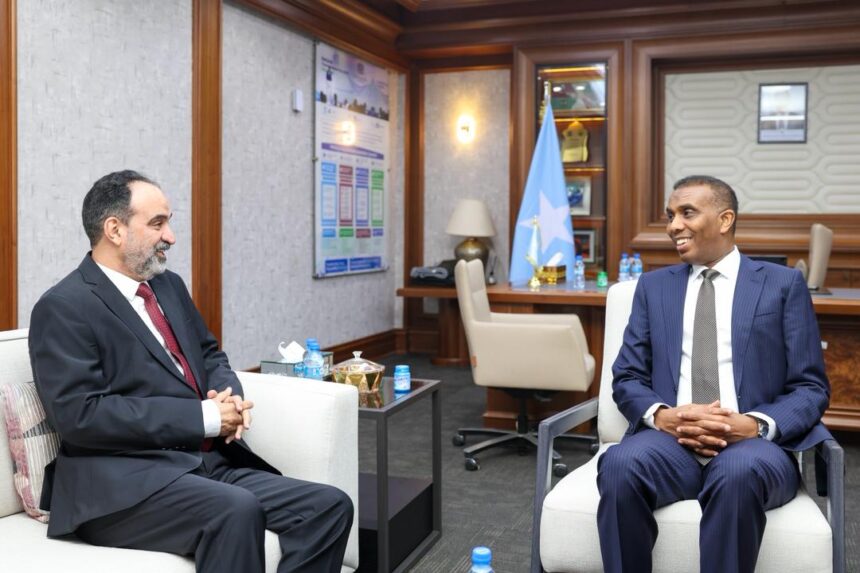 RW Xamsa oo kulan xasaasi ah la yeeshay safiirka Ururka Jaamacadda Carabta u fadhiya Soomaaliya