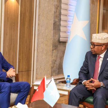 Soomaaliya iyo Turkiga oo kawada hadlay kordhinta tababarka la siinayo ciidanka dowladda