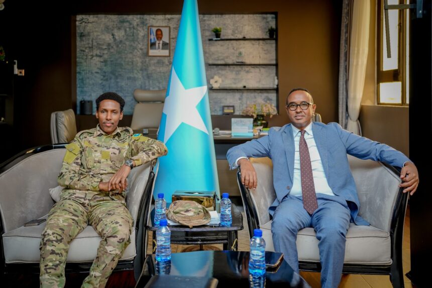 Maxey kawada hadleyn guddoomiyaha hay’adda SoDMA iyo Taliyaha ciidanka xoogga dalka ?