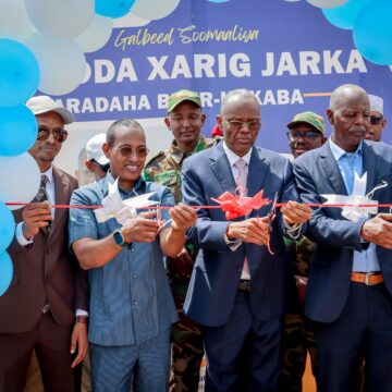 Lafta-gareen oo xarigga ka jaray garoonka cusub ee diyaaradaha ee degmada Buur hakaba