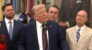 download - 2025-09-03T171808.835 Sidee ayuu Trump uga jawaabay caafimaadkiisa hadalkii ahaa inuu dhintay