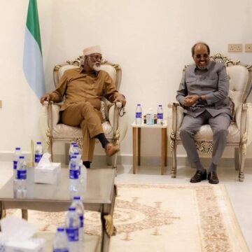 Kulankii koowaad ee madaxweyne Xasan iyo Axmed Madoobe oo natiijo la’aan ku soo dhammaaday