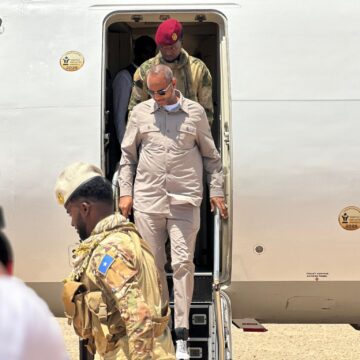 Wefdi hoggaaminayo wasiirka dekadaha iyo gaadiidka oo gaaray degmada Waajid