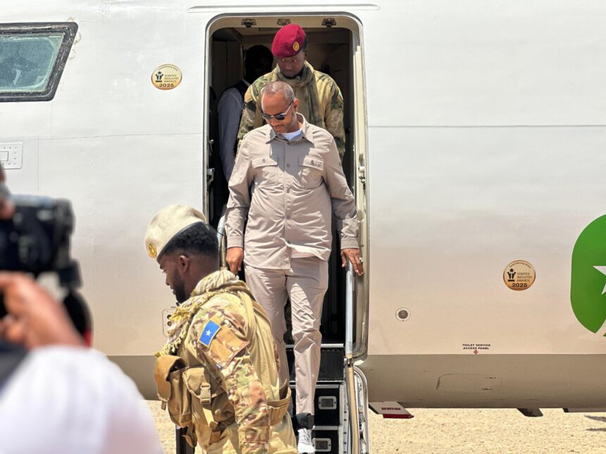 571147482_1359228372669773_2903287844530040948_n Wefdi hoggaaminayo wasiirka dekadaha iyo gaadiidka oo gaaray degmada Waajid