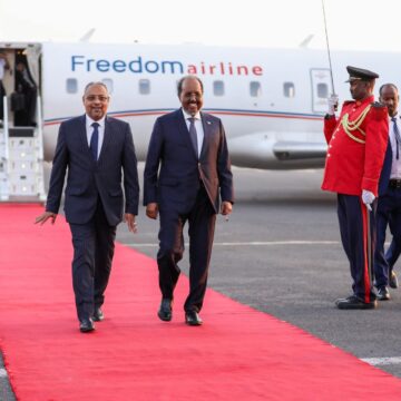 FB_IMG_1761765927437 Madaxweyne Xasan Sheekh oo si weyn loogu soo dhoweeyay dalka Jabuuti