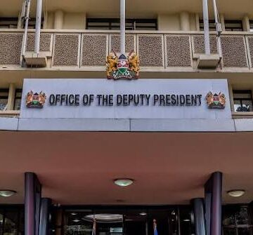 images (43) Askari kamid ahaa ilaalada madaxtooyada Kenya oo lagu dilay weerar qaanso iyo leeb