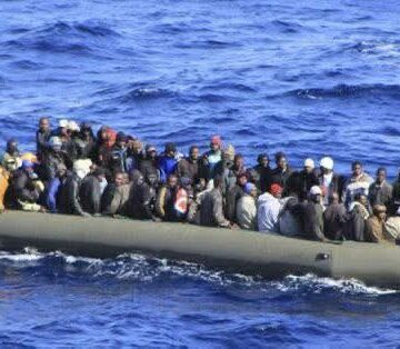 Ciidanka badda ee Talyaaniga oo badbaadiyay doon tahriibayaal waday oo degtay