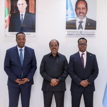 Muxuu ku soo arkay Madaxweynaha Soomaaliya safaaradda Soomaaliya ee Aljeeriya ?