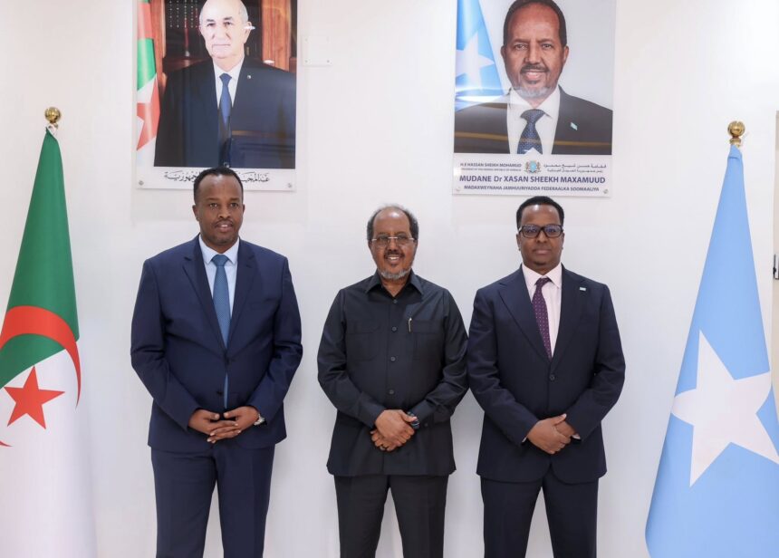 Muxuu ku soo arkay Madaxweynaha Soomaaliya safaaradda Soomaaliya ee Aljeeriya ?