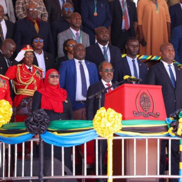 Madaxweyne Xasan Sheekh oo ka qeyb galay caleema-sarka madaxweynaha cusub ee Tanzaia