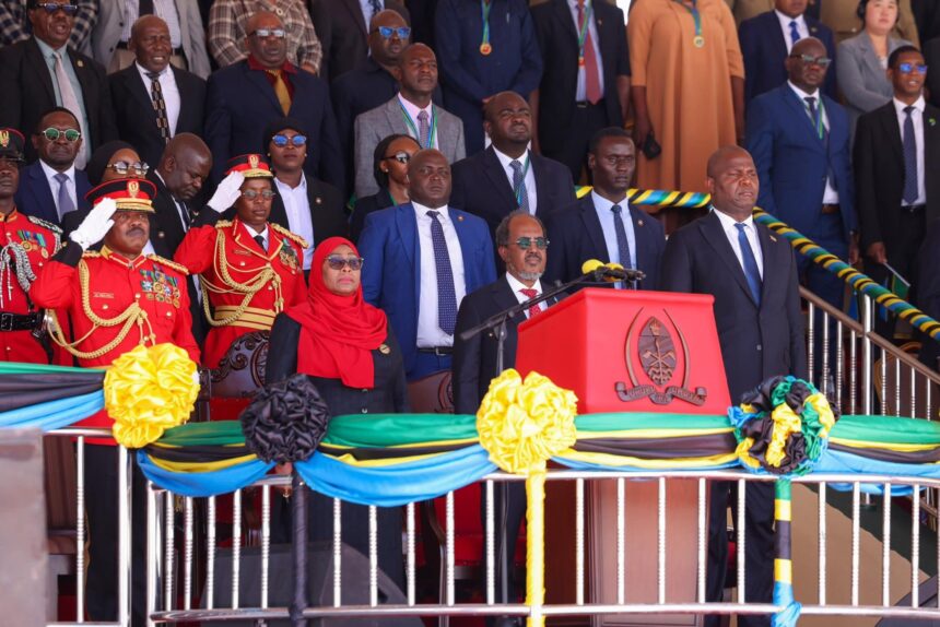 FB_IMG_1762233038380 Madaxweyne Xasan Sheekh oo ka qeyb galay caleema-sarka madaxweynaha cusub ee Tanzaia