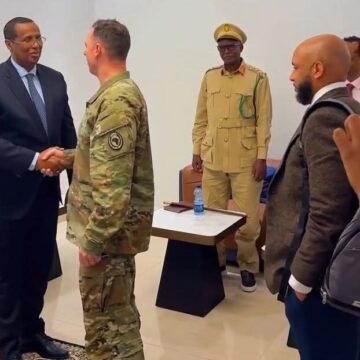 Maxey kawada hadleyn MW ku-xigeenka Puntland iyo taliyaha ciidamada Maraykanka ee AFRICOM?