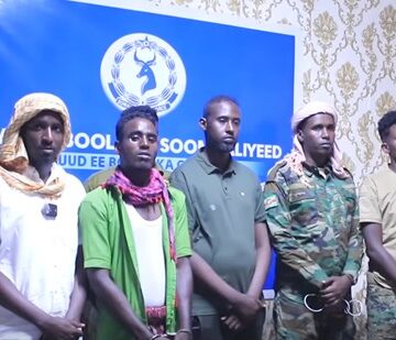 Booliska degmada Guriceel oo gacanta kusoo dhigay nin ku eedeysan dilka ganacsade