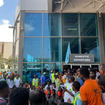 Shaqada garoonka Muqdisho oo maanta hakad ku timid iyo sababta