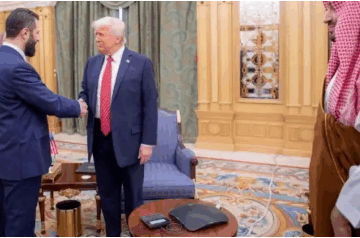 trump iyo sharu Trump iyo hogaamiyaha Suuriya, Al-Sharaa oo ku kulmaya Aqalka Cad