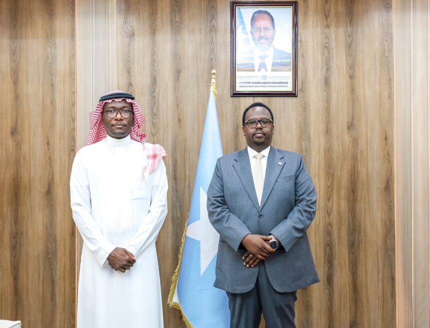 Maxey kawada hadleyn RW ku-xigeenka dalka iyo safiirka Sacuudiga ee Soomaaliya ?