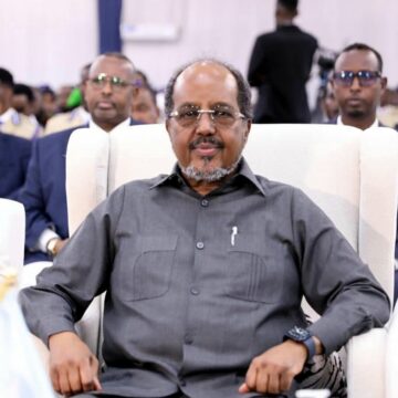 Madaxweyne Xasan oo farriin adag u diray mucaaradka ku shirsan Kismaayo