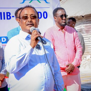 Duqa Muqdisho oo sheegay in sannadka 2026 Muqdisho lagu arki doonin waddooyin burbursan