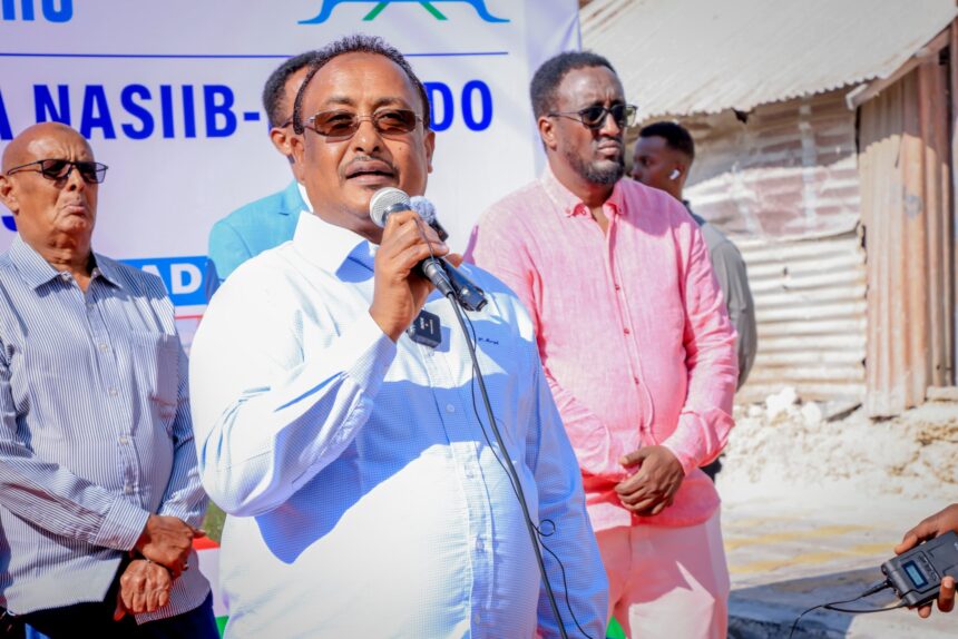 muungaaba Duqa Muqdisho oo sheegay in sannadka 2026 Muqdisho lagu arki doonin waddooyin burbursan
