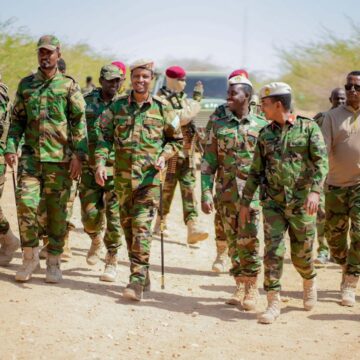 Taliyaha ciidanka dhulka oo abaabul dagaal kawada gobolka Hiiraan