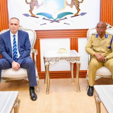 Wafdi ka socda dowladda Turkiga ayaa maanta soo gaaray Muqdisho.