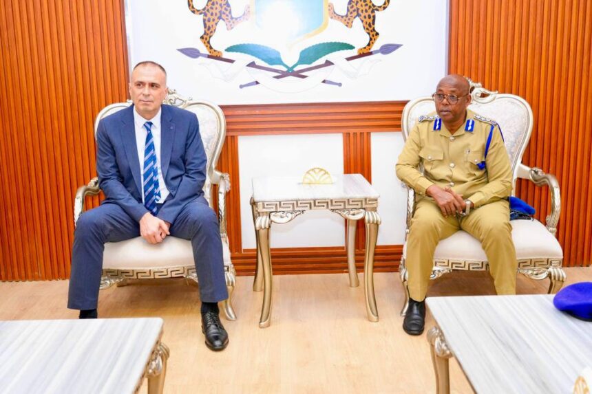 Wafdi ka socda dowladda Turkiga ayaa maanta soo gaaray Muqdisho.