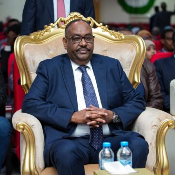 Siciid Deni oo Eedeeyn kulul u jeediyay dowladda federaalka